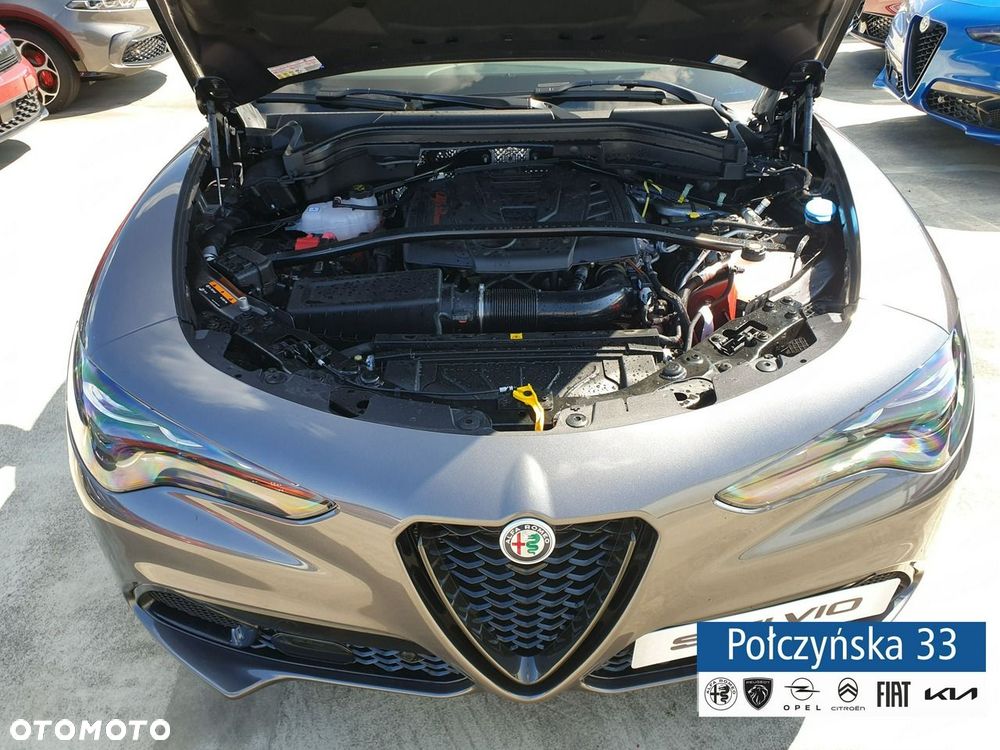 Alfa Romeo Stelvio - 8