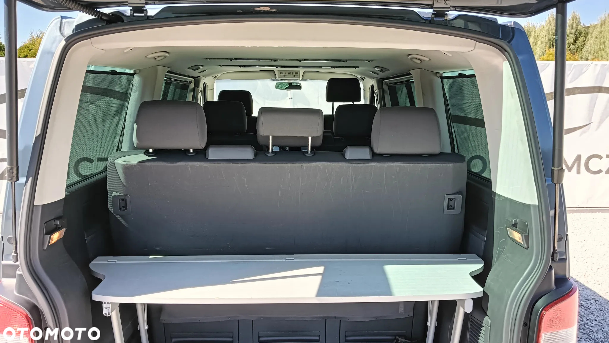 Volkswagen Multivan - 24