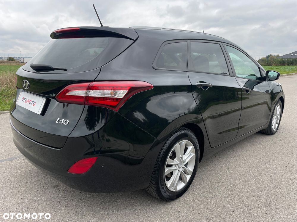 Hyundai i30 Kombi 1.6 CRDI Style - 28