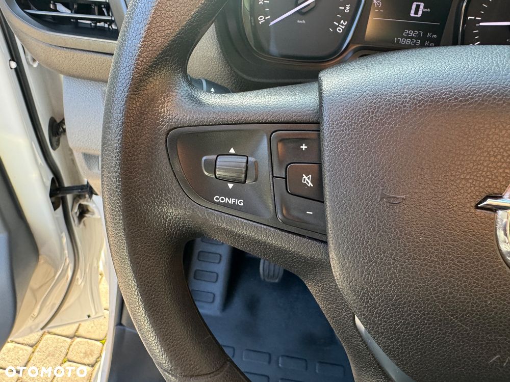 Opel Vivaro - 20