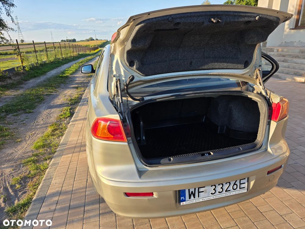 Mitsubishi Lancer 1.5 Inform - 14