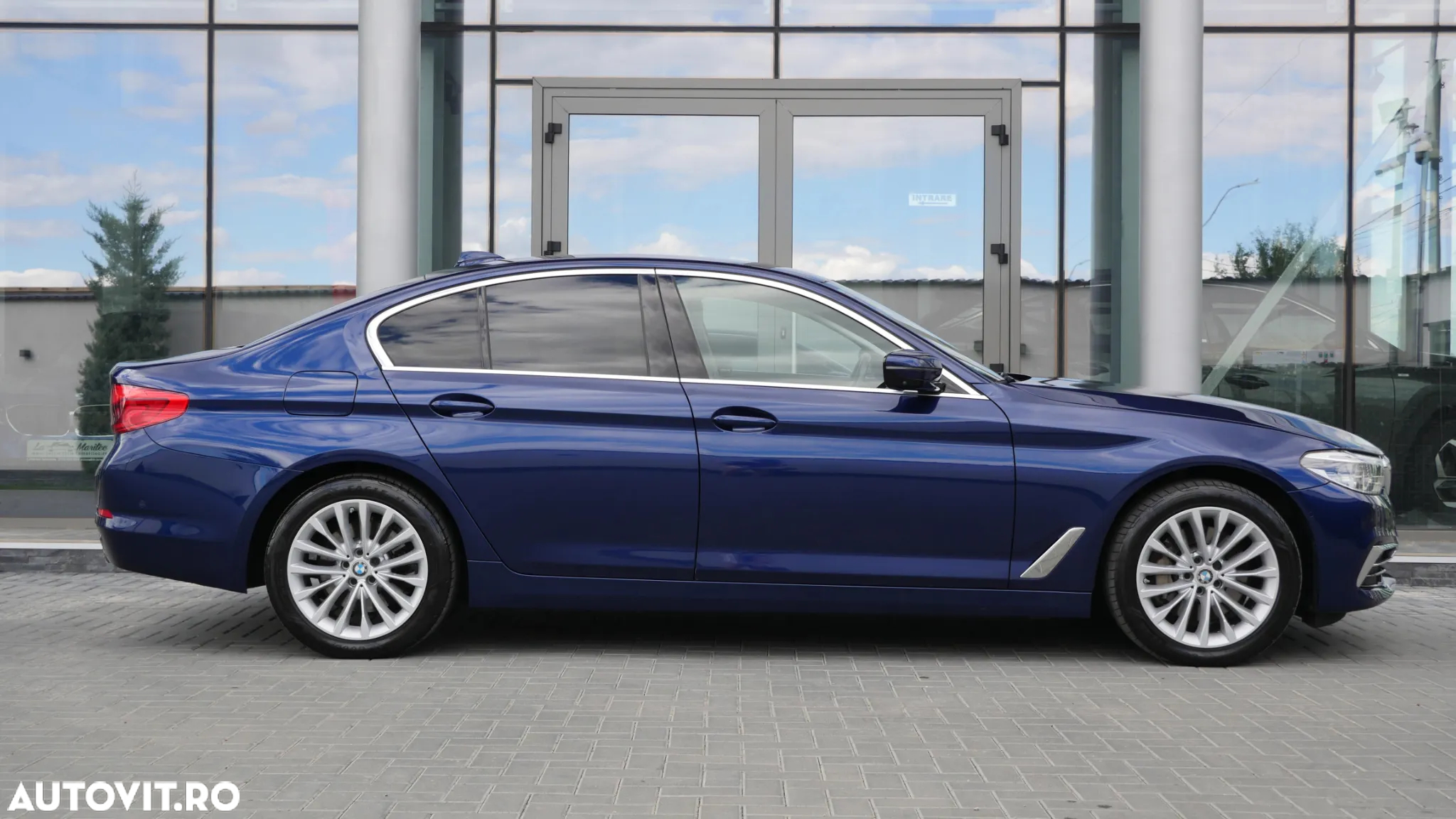 BMW Seria 5 530i Aut. Luxury Line - 7