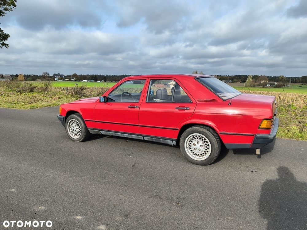 Mercedes-Benz W201 (190) - 3