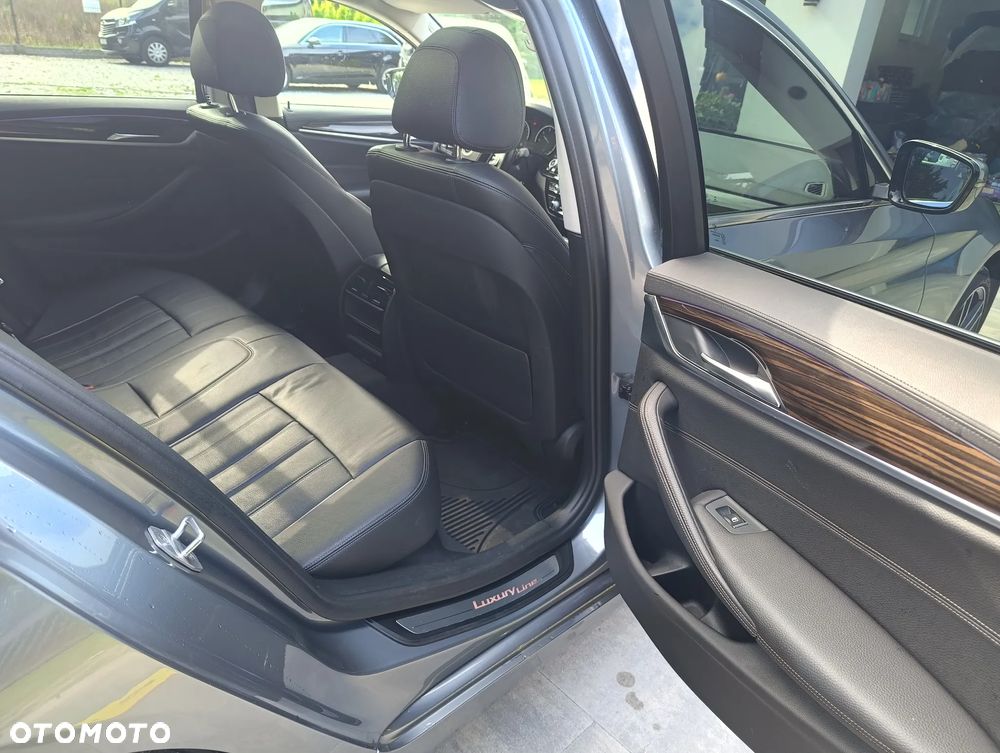 BMW Seria 5 525d Touring Luxury Line - 12