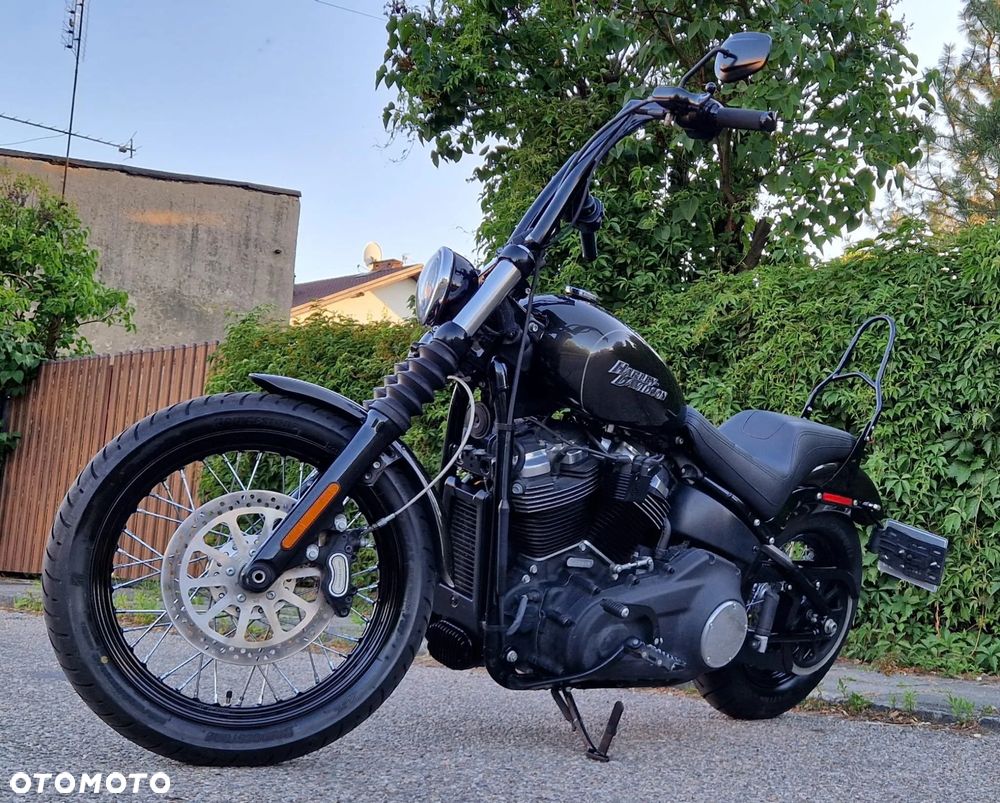 Harley-Davidson Dyna Street Bob - 32