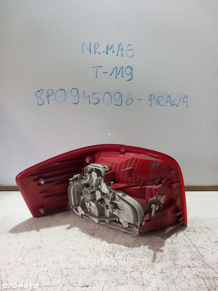 LAMPA PRAWA TYŁ AUDI A3 8P 8P0945096 - 3