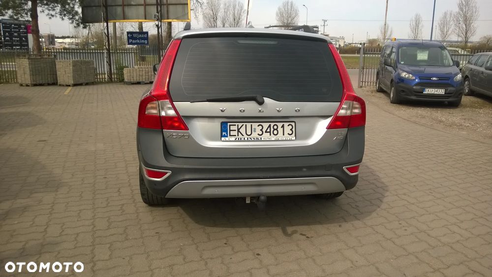 Volvo XC 70 D5 AWD Momentum - 9