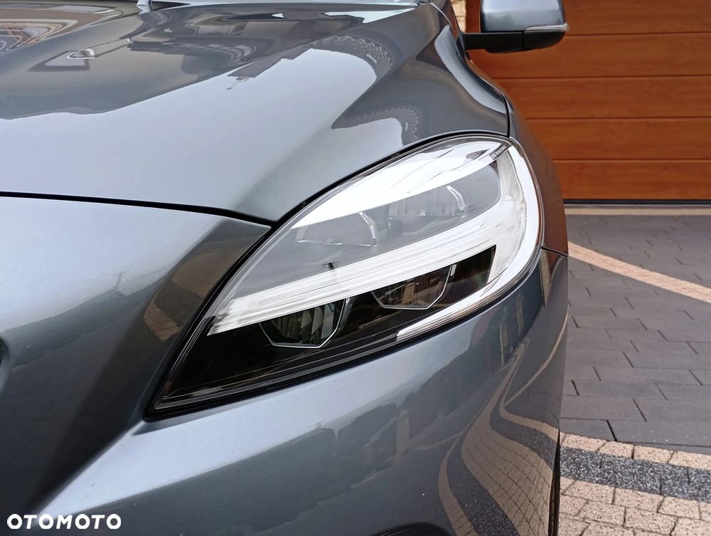 Volvo V40 D2 Momentum - 16