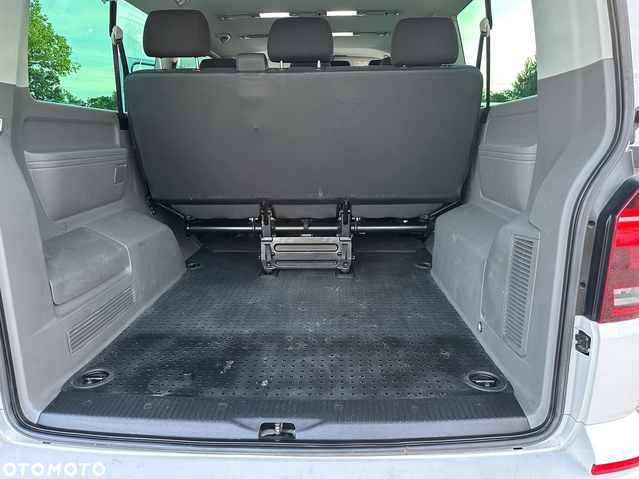 Volkswagen Caravelle 6.1 2.0 TDI L2 Highline - 32