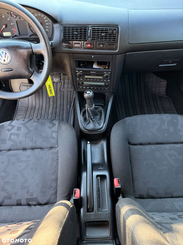 Volkswagen Golf 1.6 - 13