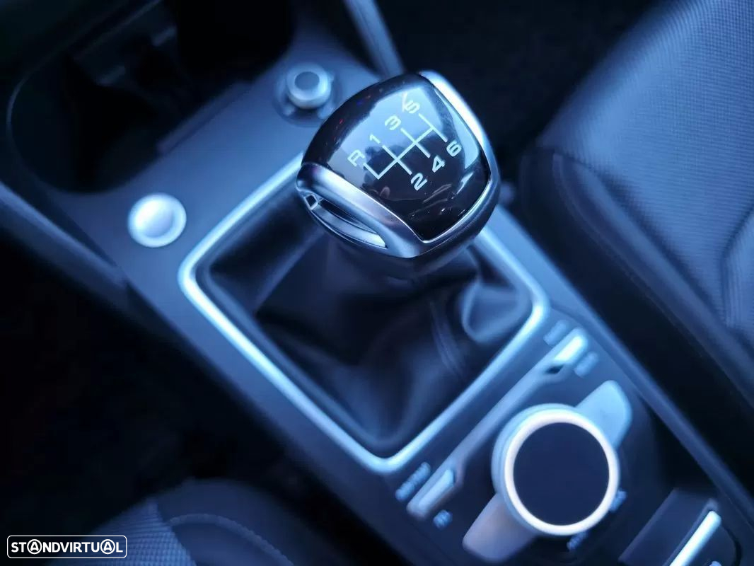 Audi Q2 35 TFSI S line - 23
