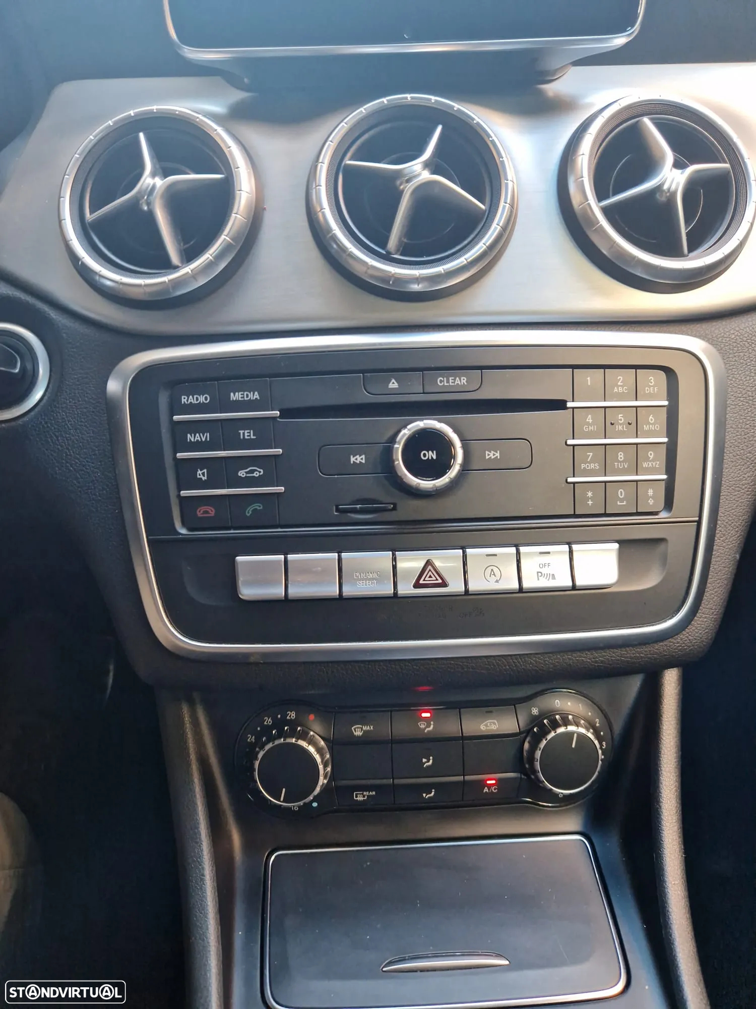 Mercedes-Benz CLA 200 - 13