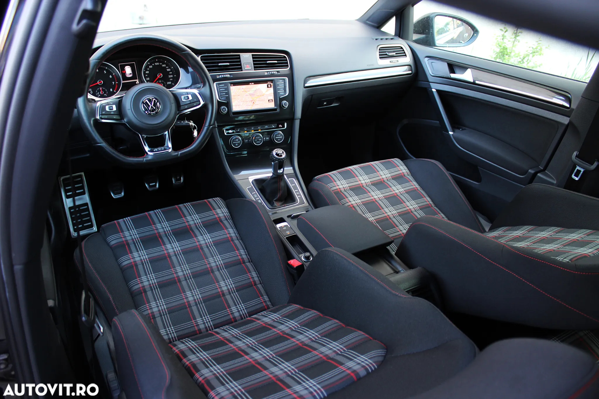 Volkswagen Golf 2.0 TSI BMT GTI Performance - 6