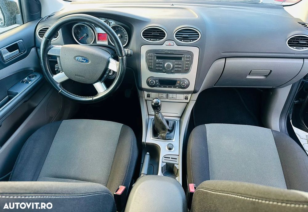 Ford Focus 1.6i Trend Champions League - 6