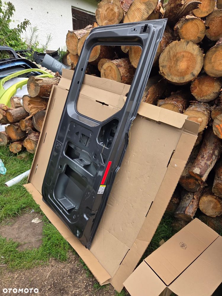 Drzwi prawe tył tylne VW Crafter II 7C0827124D Drzwi Skrzydełka prawy tył tylne Volkswagen Crafter II - 14