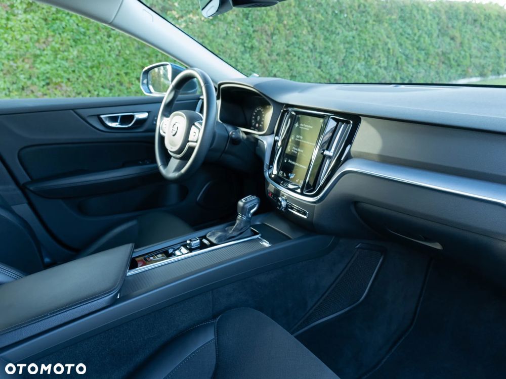 Volvo V60 D4 Momentum Pro - 21