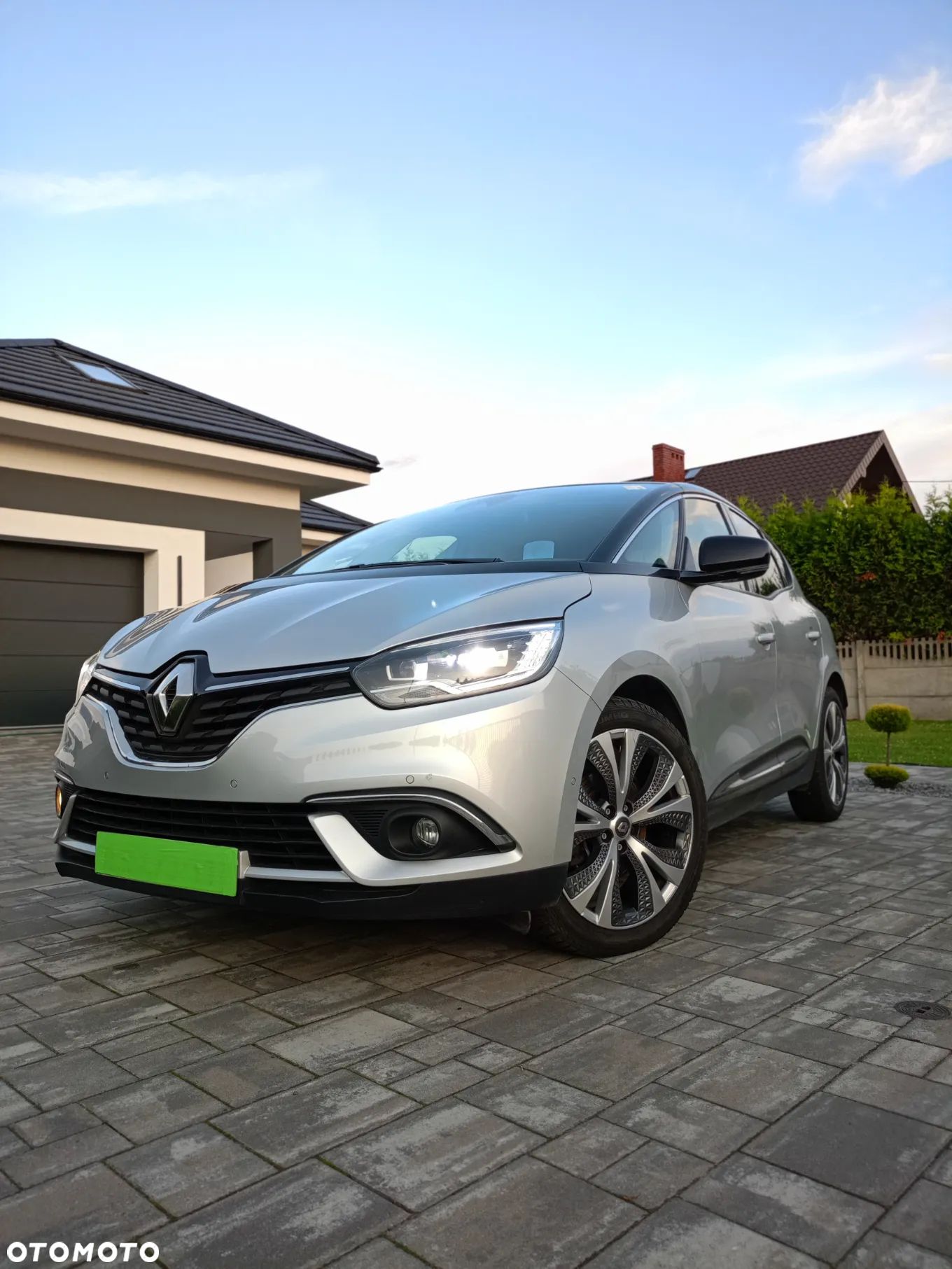 Renault Scenic 1.5 dCi Intens EDC - 1