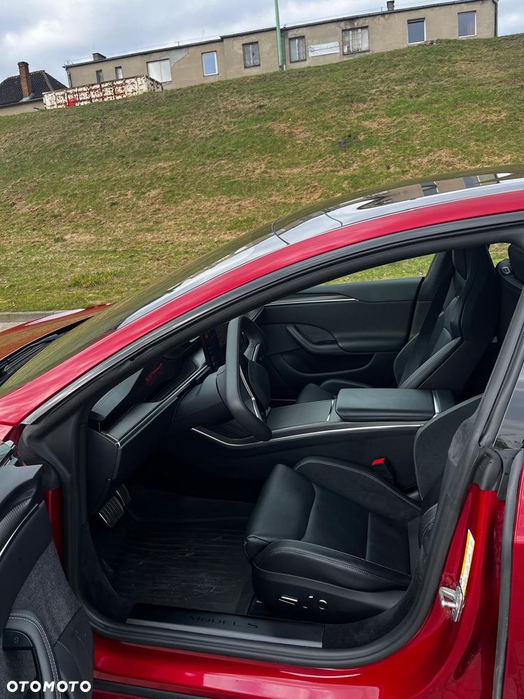 Tesla Model S - 24