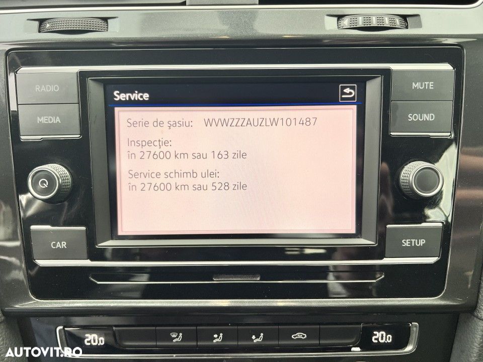 Volkswagen Golf - 22