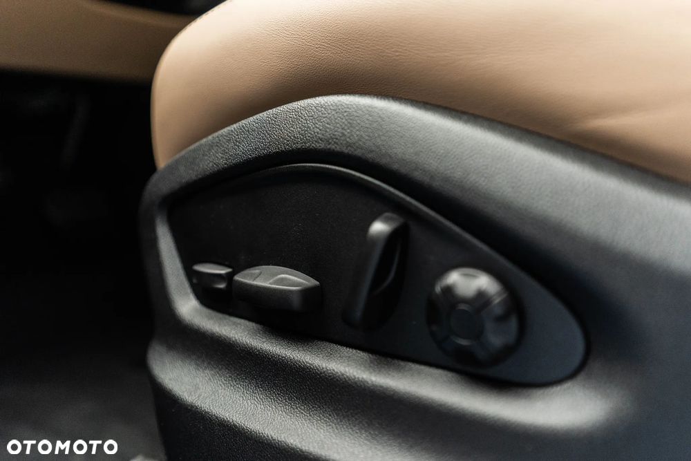 Porsche Cayenne E-Hybrid PHEV Black Edition - 35