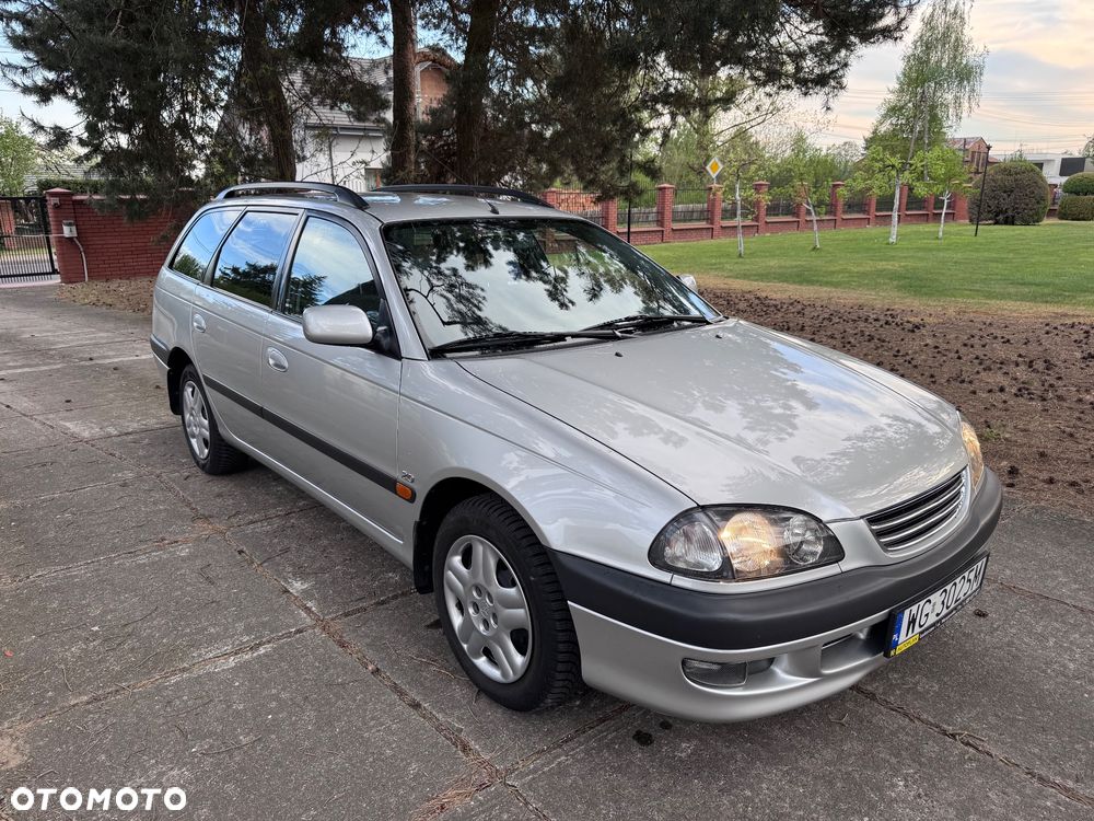 Toyota Avensis - 4