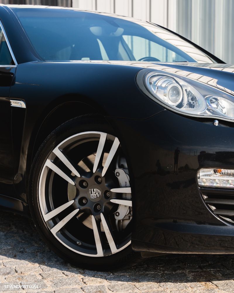 Porsche Panamera 2012 photo 2