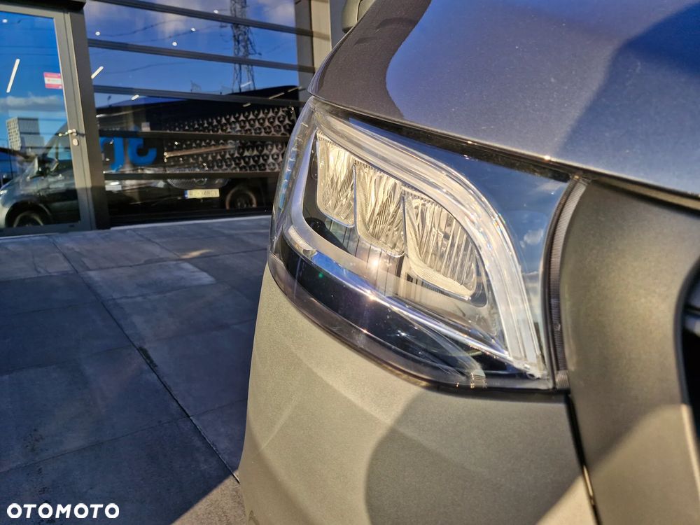 Mercedes-Benz Sprinter - 15