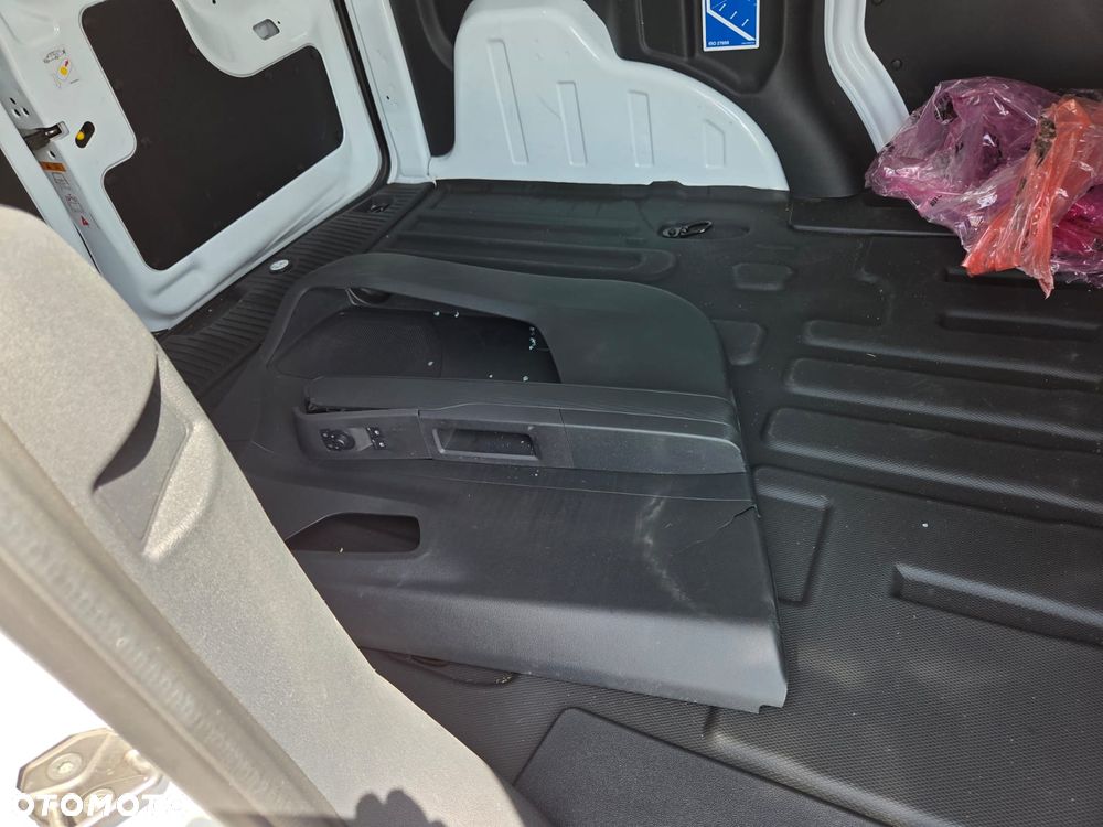 Ford Transit Courier - 6