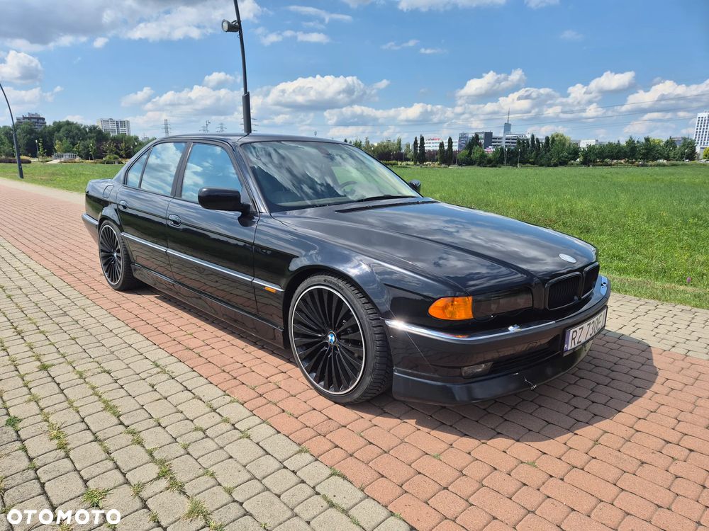 BMW Seria 7 - 10