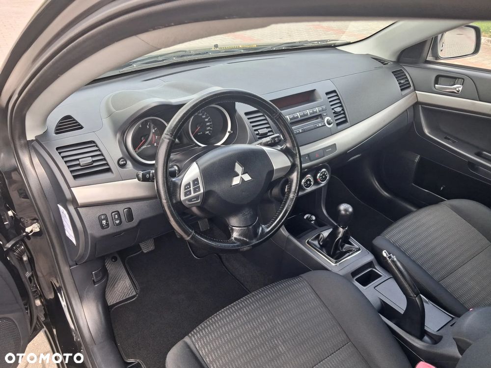 Mitsubishi Lancer 1.6 Intense - 21