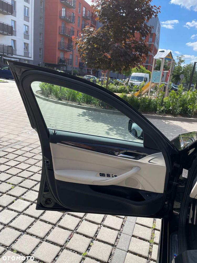 BMW Seria 5 530i xDrive M Sport sport - 23