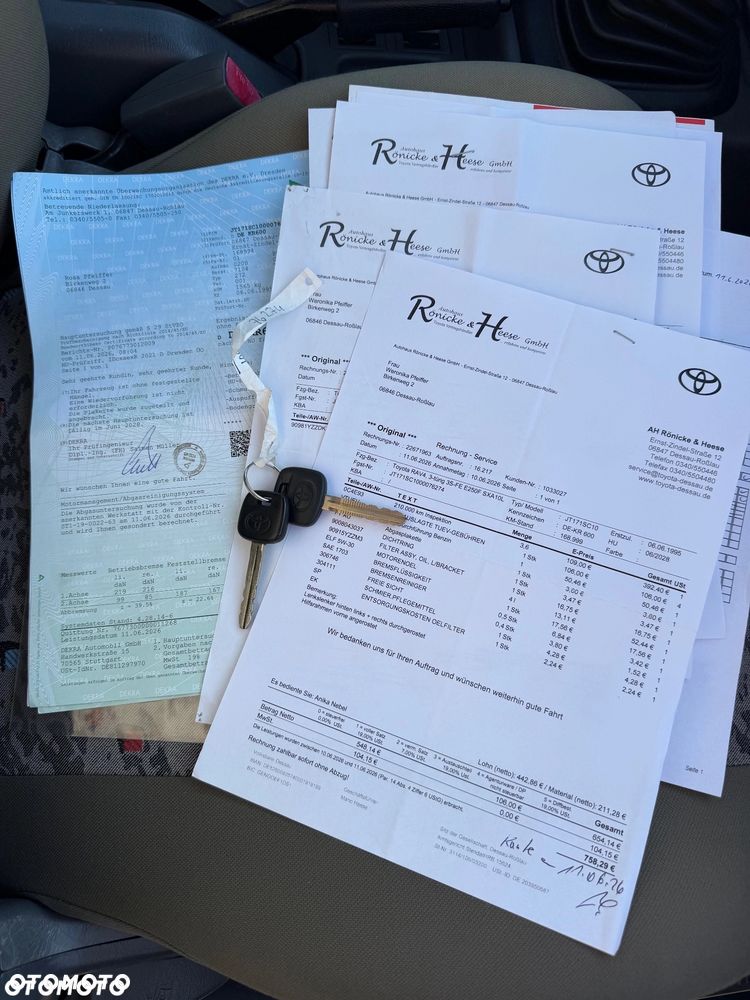 Toyota RAV4 2.0 - 17