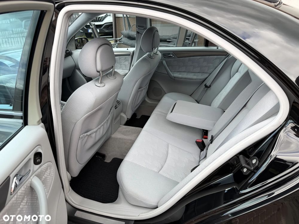Mercedes-Benz Klasa C 200 Kompressor Automatik Avantgarde - 26