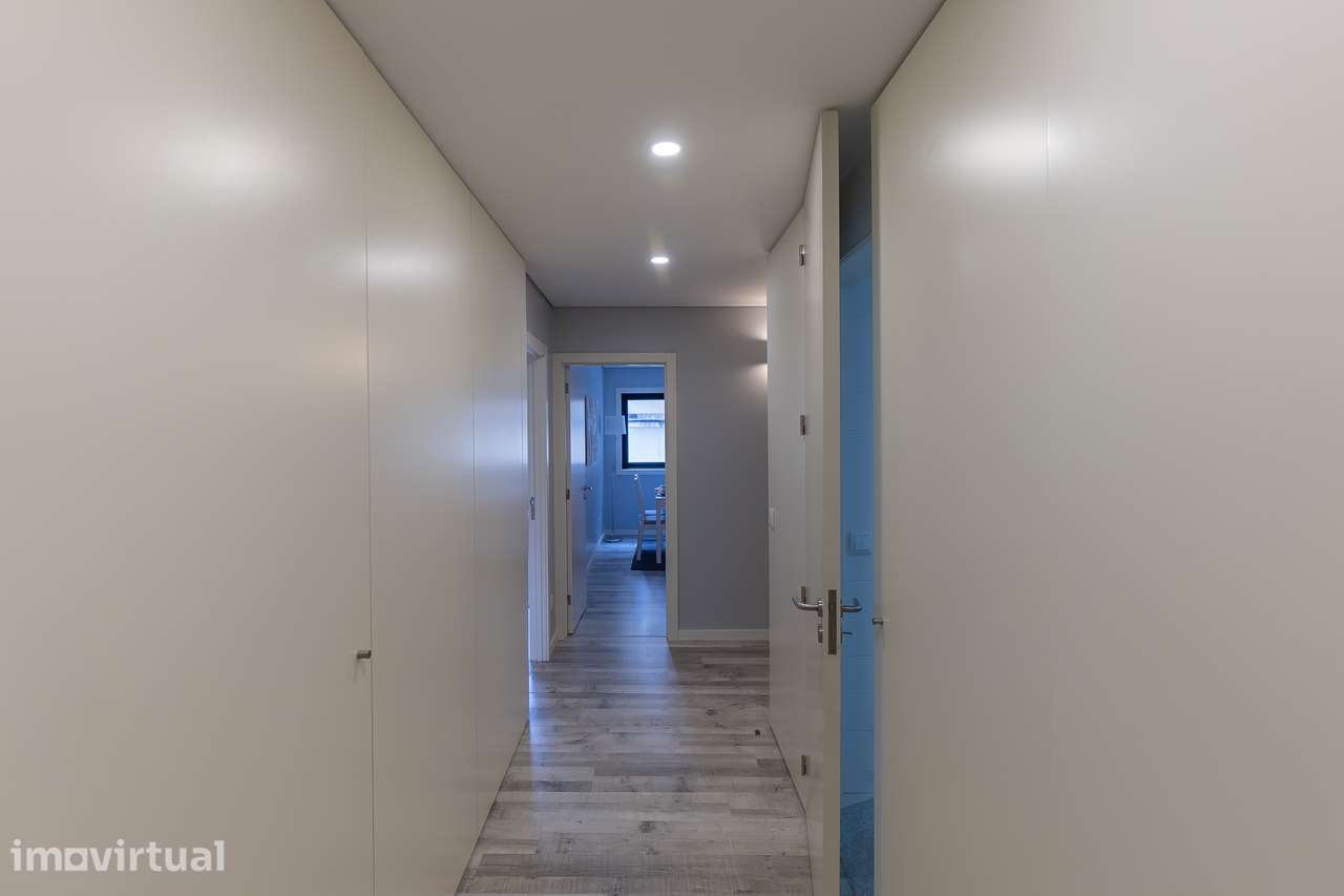 BOLHÃO | 66 M² | REMODELADO | CONFIGURADO COMO HABITAÇÃO - Grande imagem: 2/22
