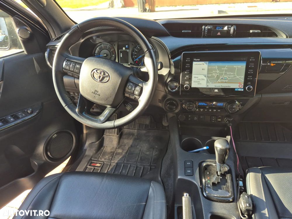Toyota Hilux 2.8D 204CP 4x4 Double Cab AT Invincible - 17