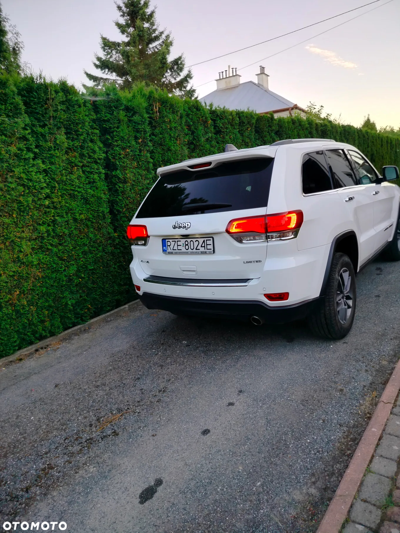 Jeep Grand Cherokee - 17