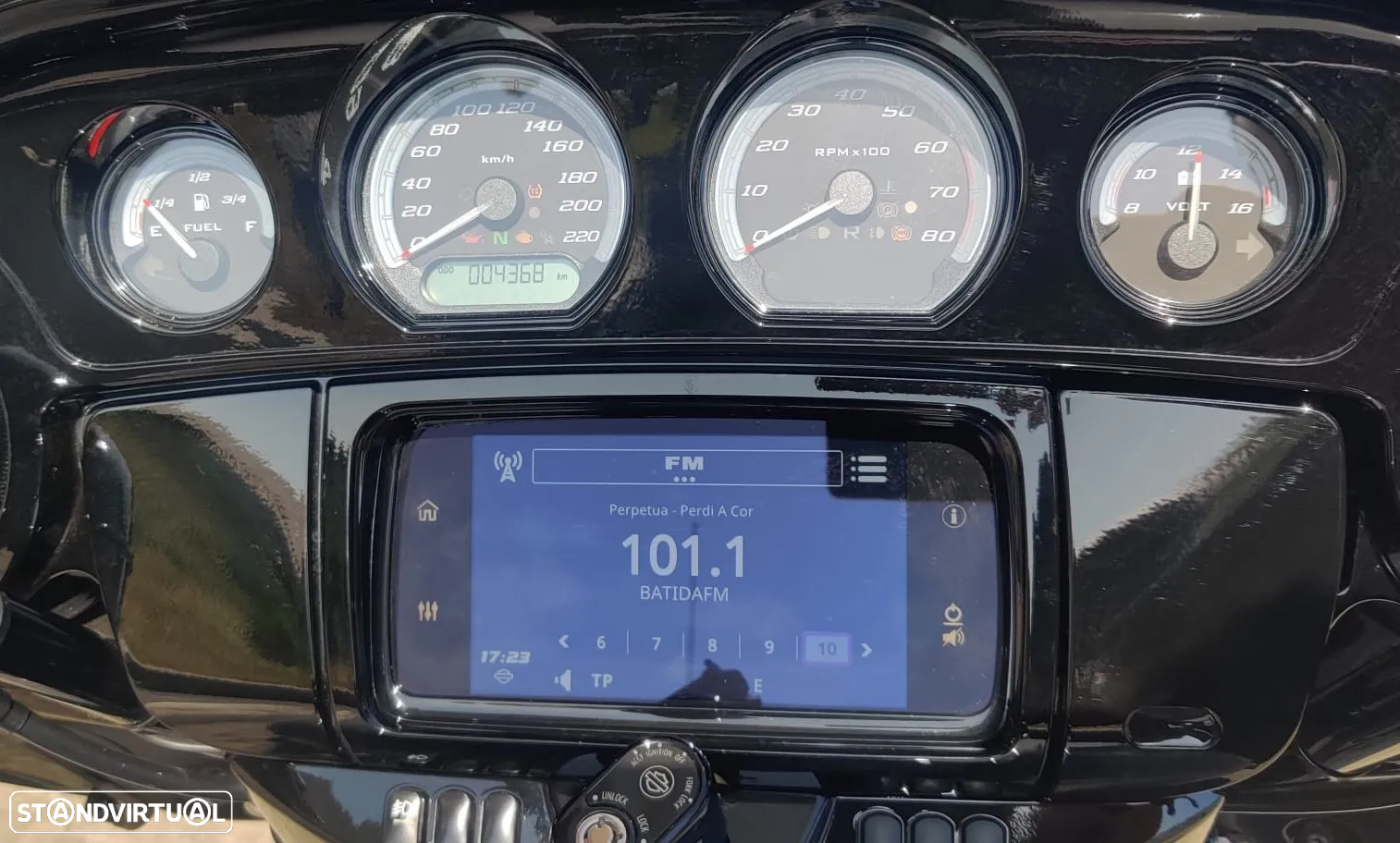 Harley-Davidson FLT FLTRK Road Glide Limited - 12