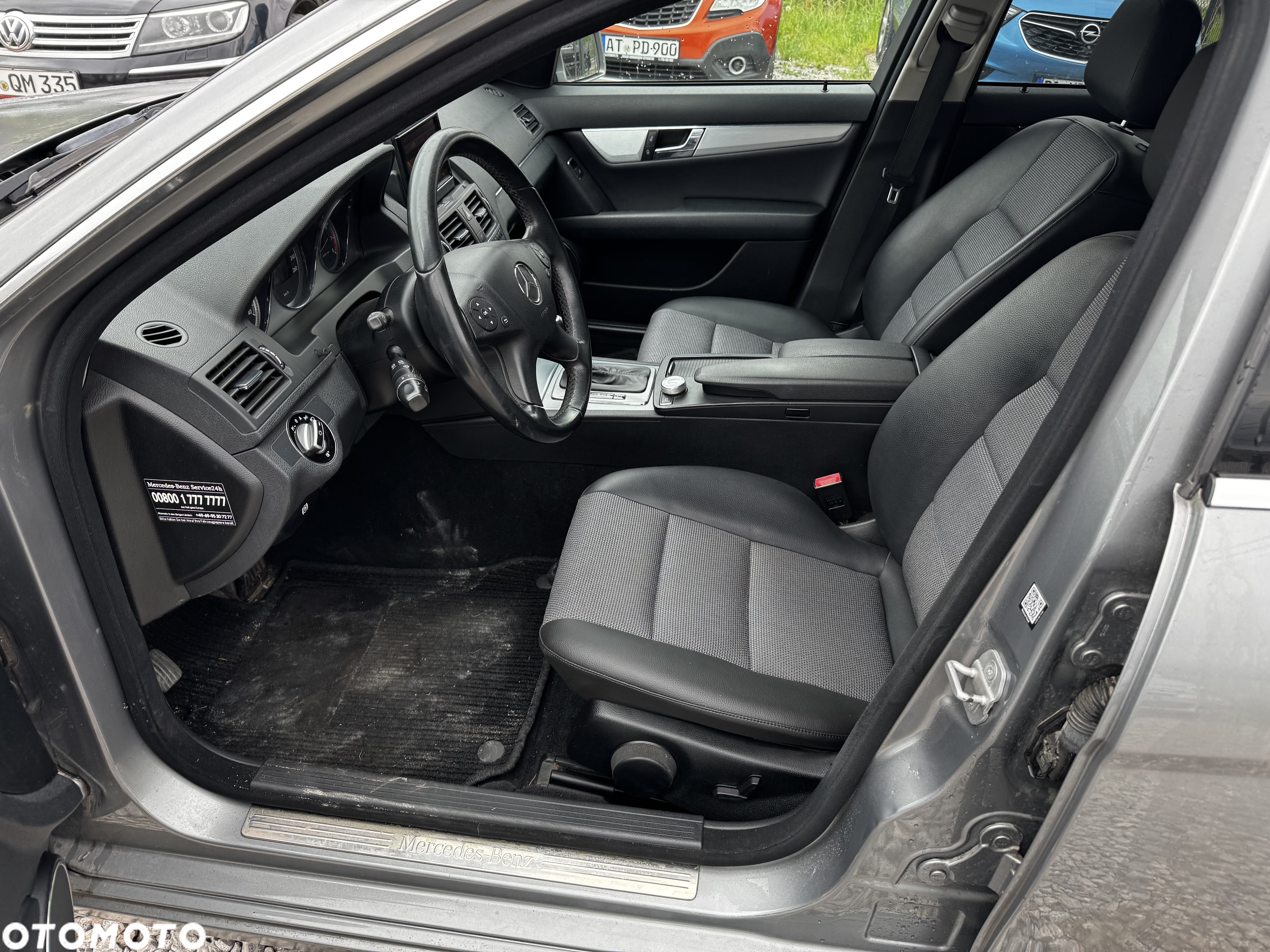 Mercedes-Benz Klasa C 250 CGI T Automatik BlueEFFICIENCY Avantgarde - 25
