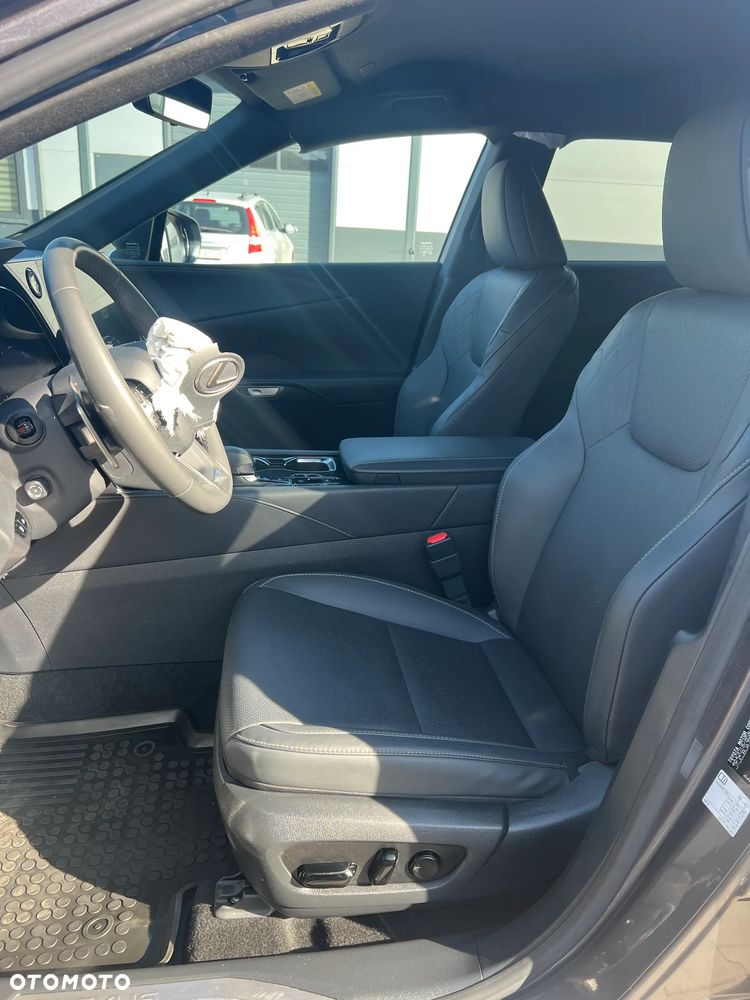 Lexus RX - 16