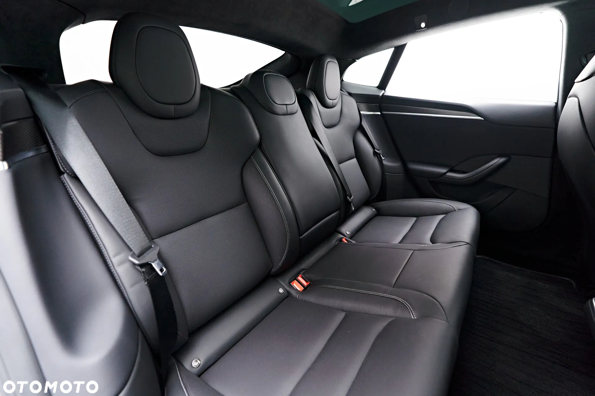 Tesla Model S Plaid - 12