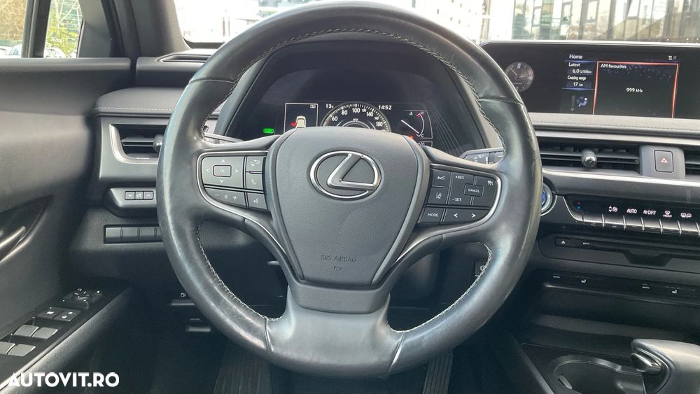 Lexus UX 250h FWD Business - 31