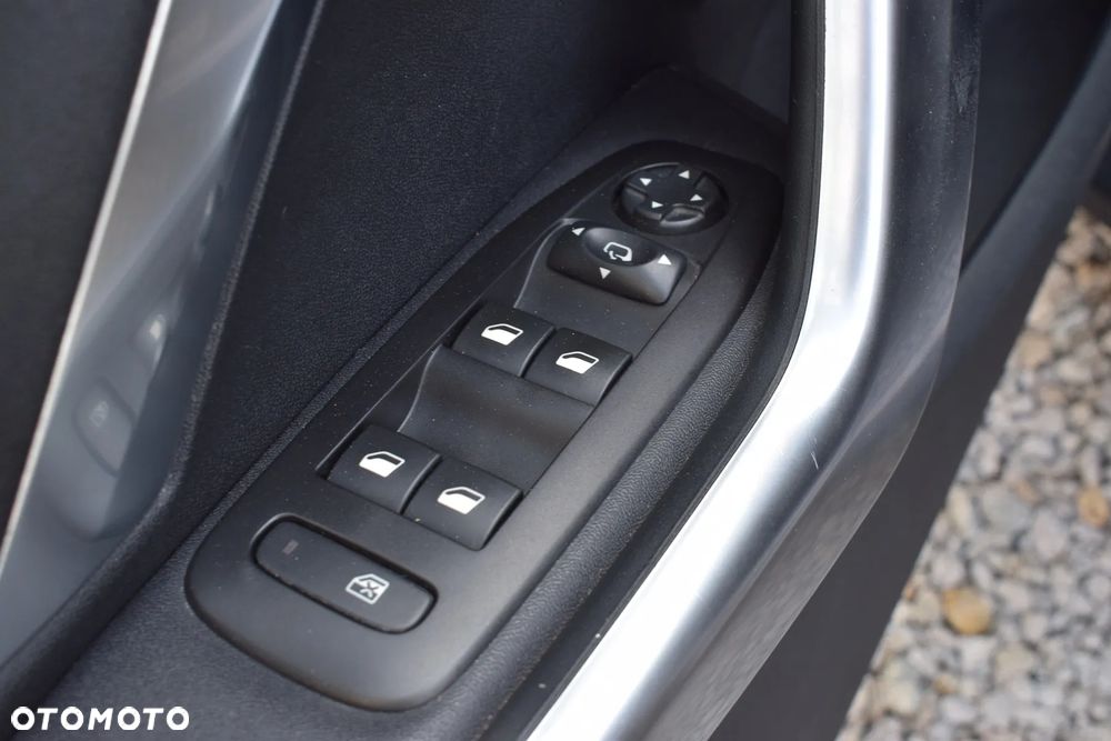 Peugeot 2008 1.2 Pure Tech GPF Crossway S&S EAT6 - 23
