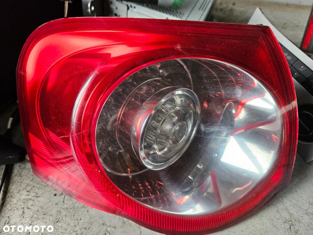 VW Passat B6 kombi lampa tył tylna prawa  w błotnik  3C9945094 N - 3
