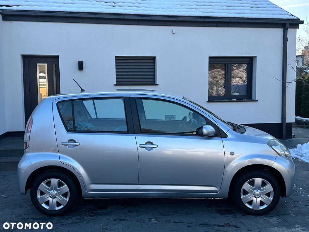 Daihatsu Sirion 1.3 - 8