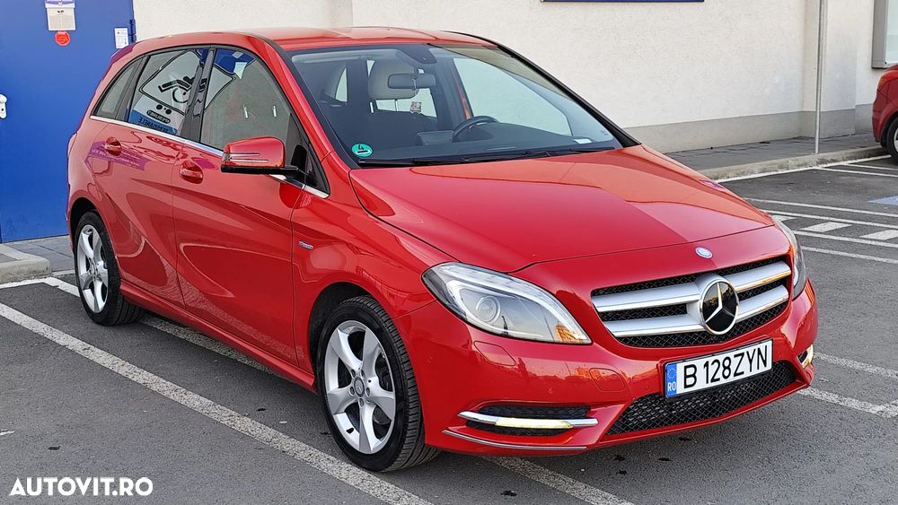 Mercedes-Benz B 200 2012 photo 2