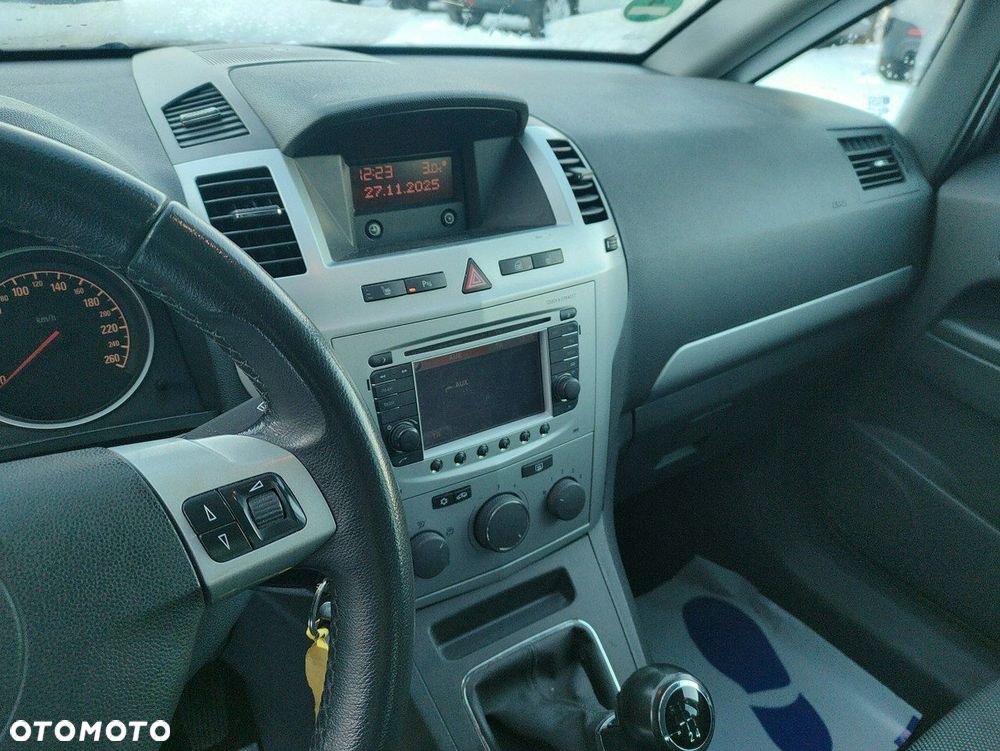 Opel Zafira - 14