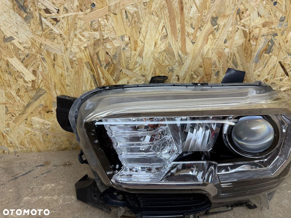 LAMPA LEWA SOCZEWKA LED TOYTOA TACOMA - 16
