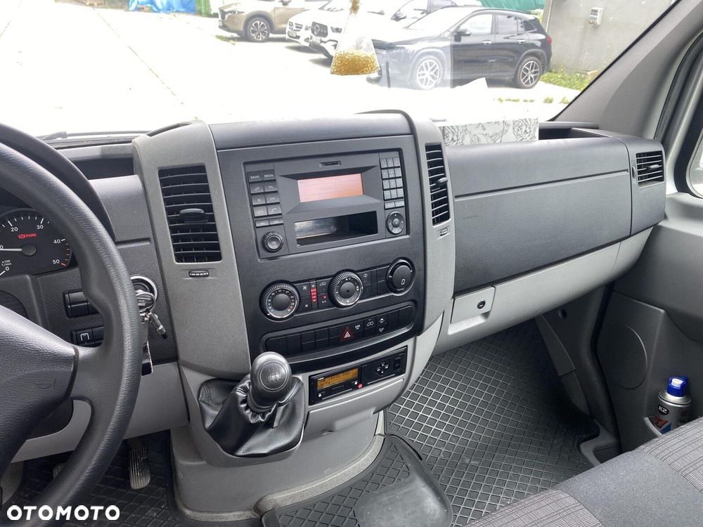 Mercedes-Benz Sprinter - 11