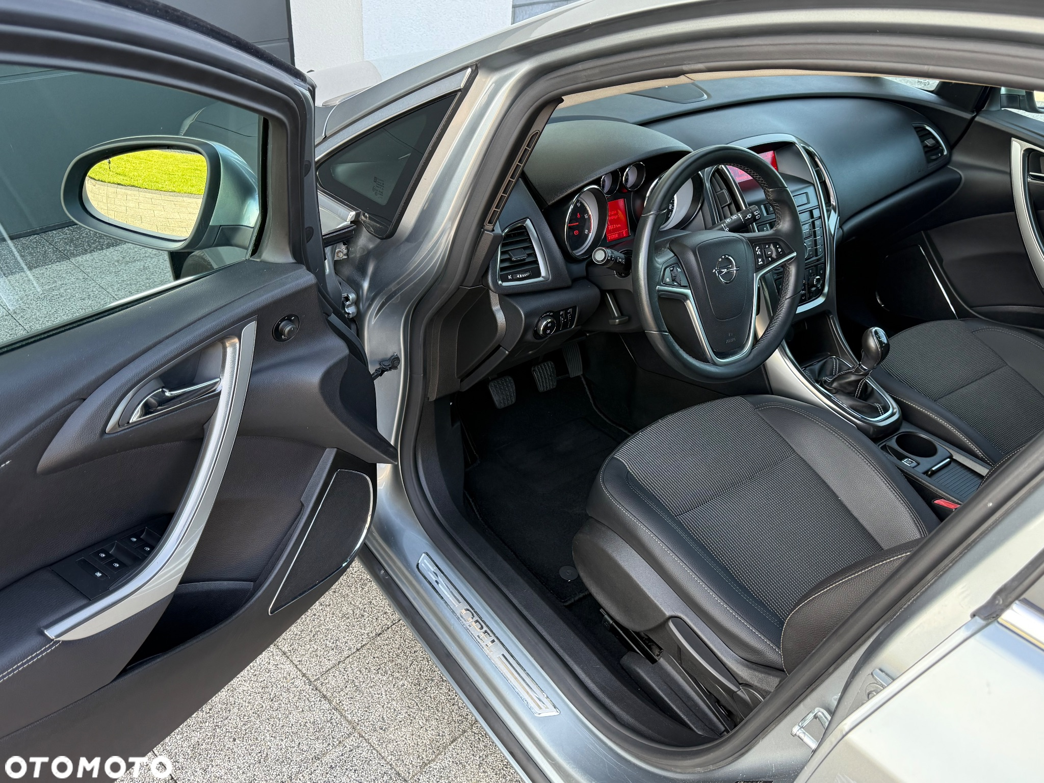 Opel Astra 1.7 CDTI DPF Sports Tourer Design Edition - 5