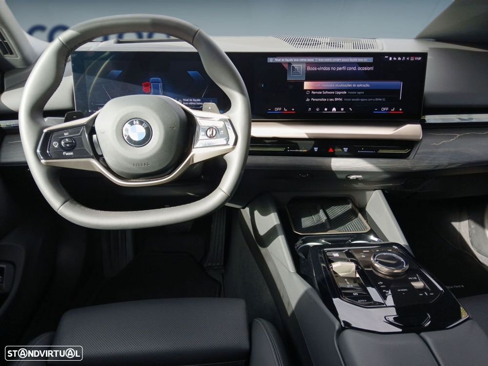 BMW 520 d Pack Desportivo M - 12